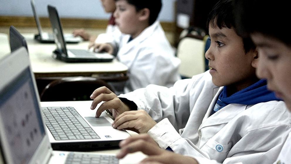 Fern�ndez critic� que "los chicos argentinos se queden sin educaci�n" por los que quieren hacer negocios