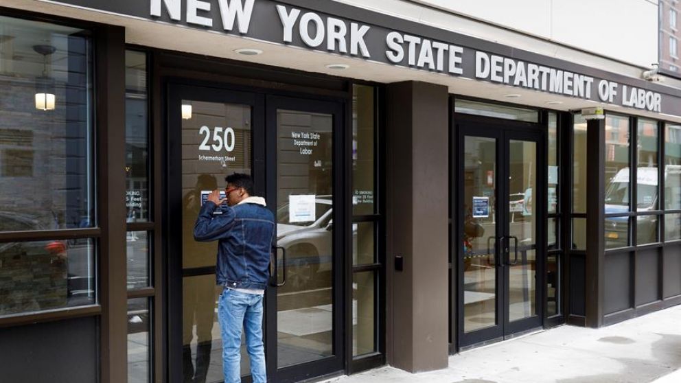 el presidente de la Reserva Federal (Fed), Jerome Powell señaló esta semana en el Congreso que "el desempleo es elevado y el mercado laboral está lejos del pleno empleo".