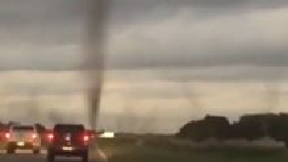 Mosquitos crearon tornado en la ruta