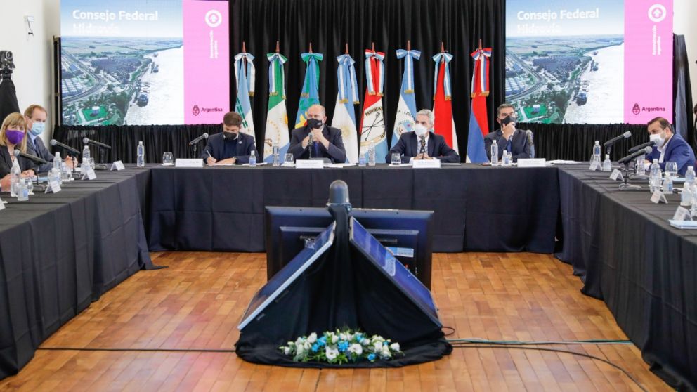 El ministro Meoni, junto a los gobernadores de Buenos Aires, Santa Fe y Chaco