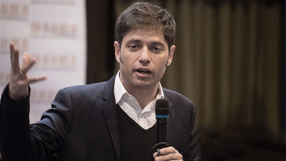 Kicillof se plegó al decreto presidencial que recomendó el cierre nocturno de actividades a inicios de enero pasado