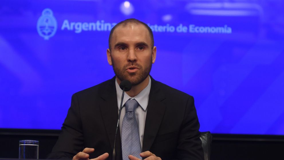 El equipo de Martín Guzmán busca cerrar febrero con financiamiento neto positivo