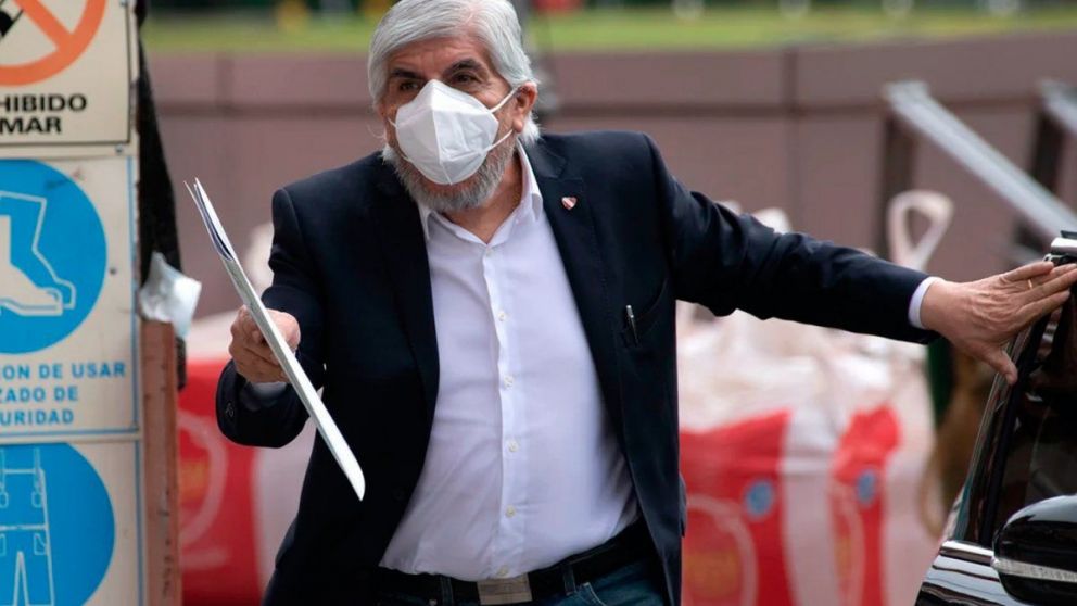Moyano aseguró que no forma parte de la nómina de vacunados VIP