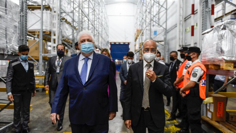 El titular de la cartera sanitaria dijo que es "un riesgo innecesario" realizar las primarias.