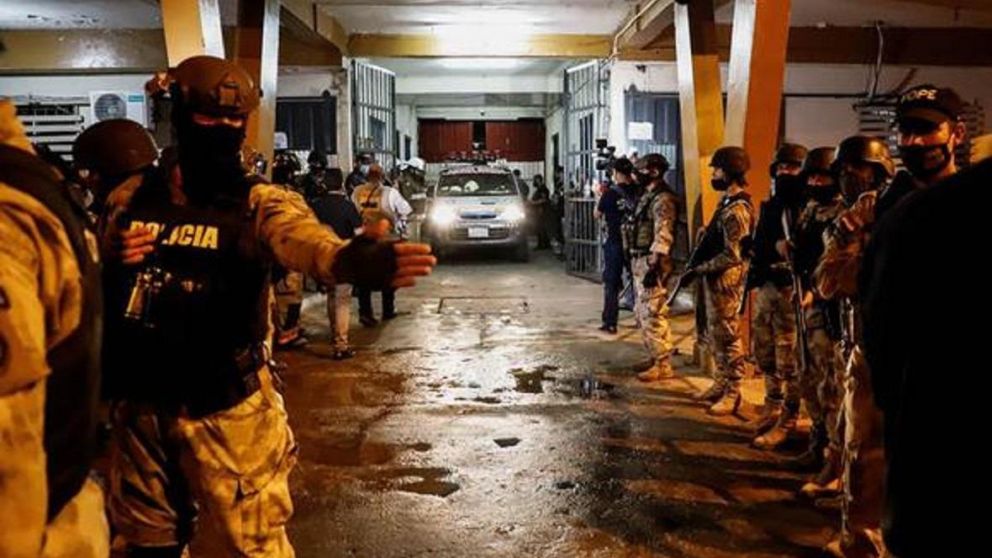 Los cadáveres de los reclusos fueron trasladados a la morgue judicial en la capital paraguaya