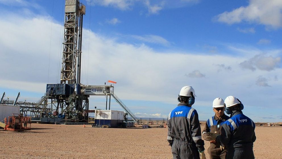 Las acciones de YPF suben tras el canje de deuda