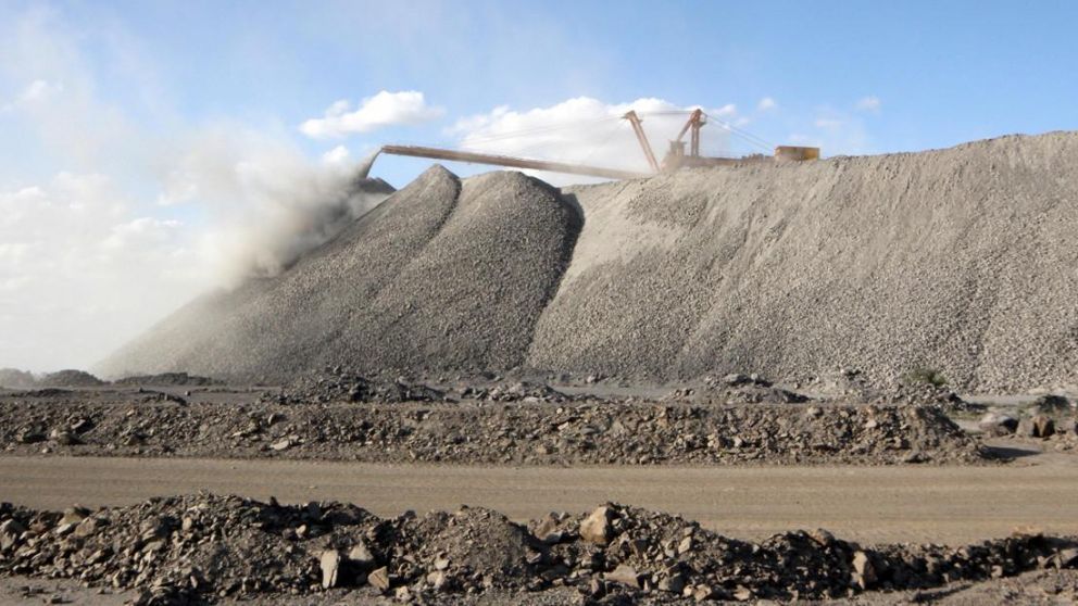 China analiza restringir venta de tierras raras a Estados Unidos