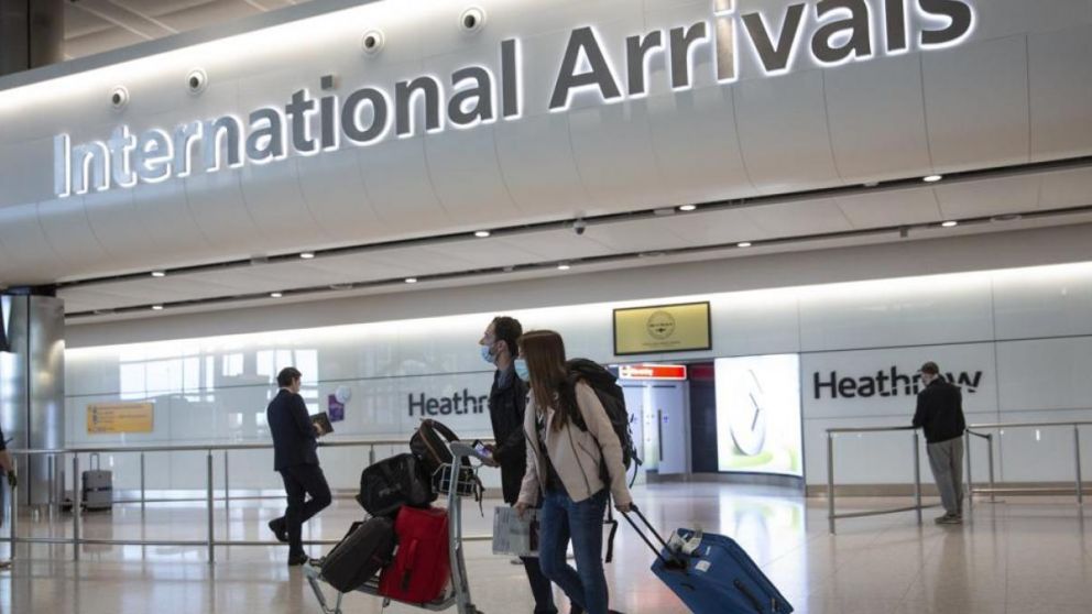Gran Breta�a pone desde hoy en cuarentena a viajeros de pa�ses de "alto riesgo"