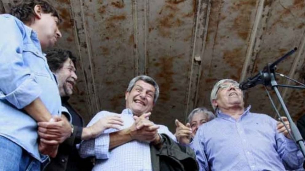 Hugo Moyano y Víctor De Gennaro lideraron los sectores críticos en los segundos 90