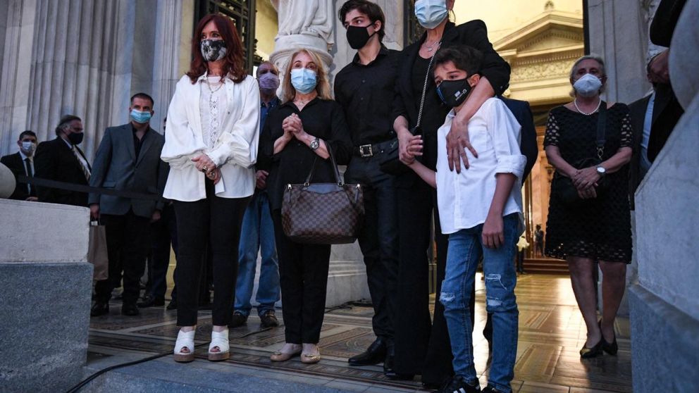 La vicepresidenta con la familia Menem-Yoma