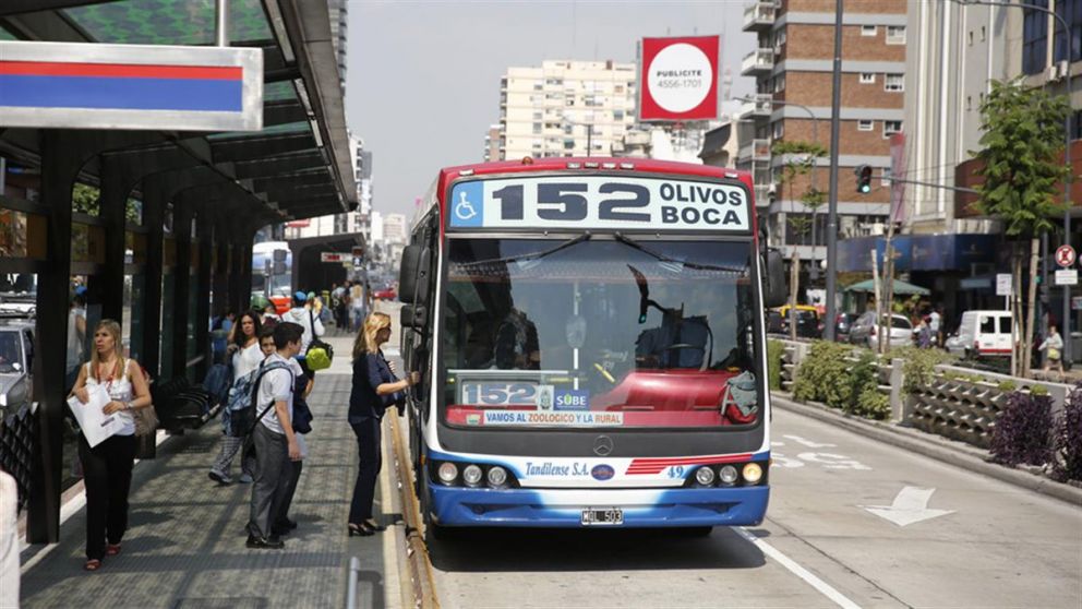 El Ministerio de Transporte porteño anunció que alumnos, docentes y no docentes tendrán prioridad para usar el transporte público