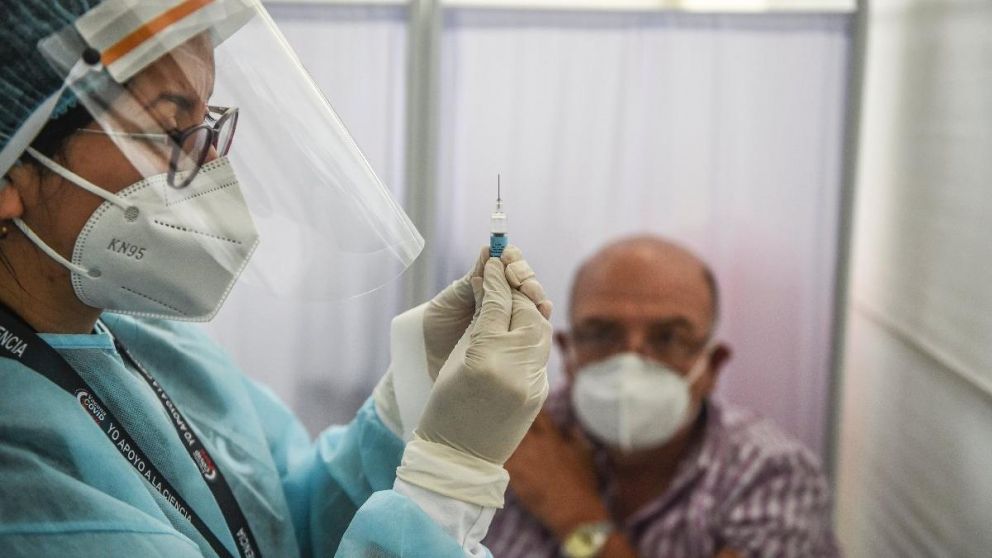 Perú registra 108 periodistas muertos de covid-19, la tasa más alta del mundo, dice gremio