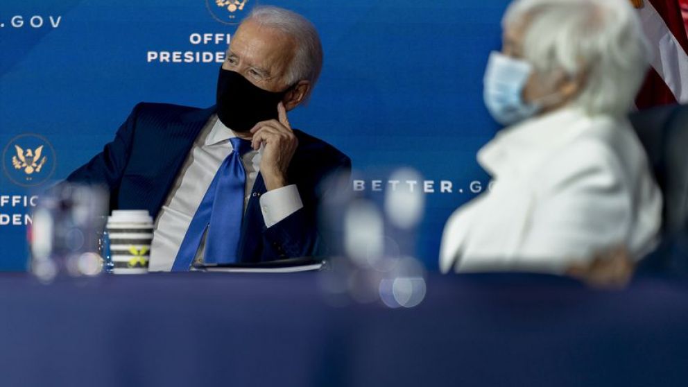 Biden y la secretaria del Tesoro Janet Yellen