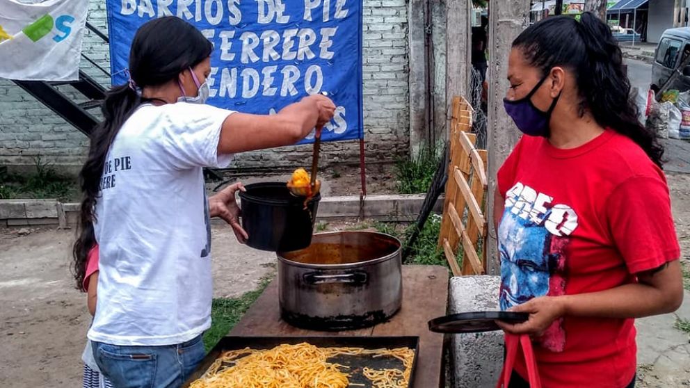 En los 2.300 comedores de Barrios de Pie, la gran mayoría de las voluntarias son mujeres