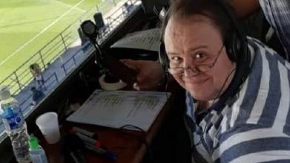 El mejor lugar, una cancha, un micrófono, una transmisión de fútbol
