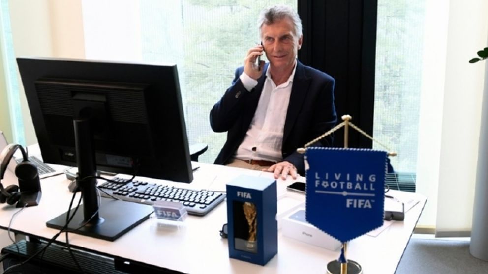 Mauricio Macri viaja a Qatar para realizar trabajos relacionados a u empleo como presidente de la FIFA