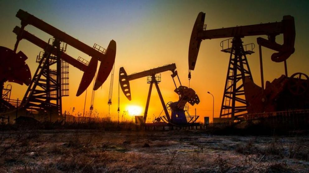 Trump suspendió los ataques a Irán y bajó el barril de petróleo