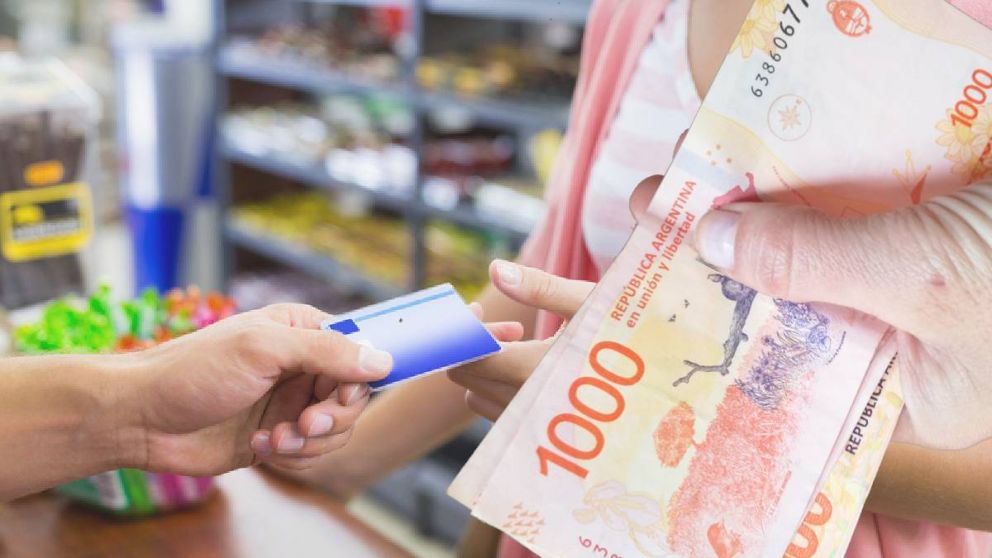 Quienes no tengan tarjeta cobrarán junto al calendario de la asignación correspondiente