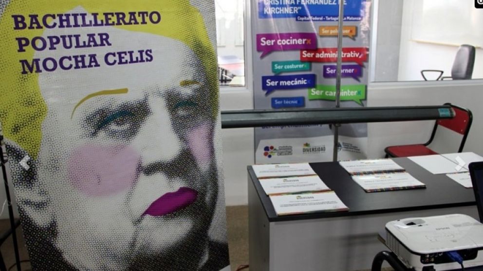 La comunidad educativa del Bachillerato Popular Travesti-Trans Mocha Celis, la primera escuela secundaria trans en el mundo, fundada en 2011 en la ciudad de Buenos Aires,