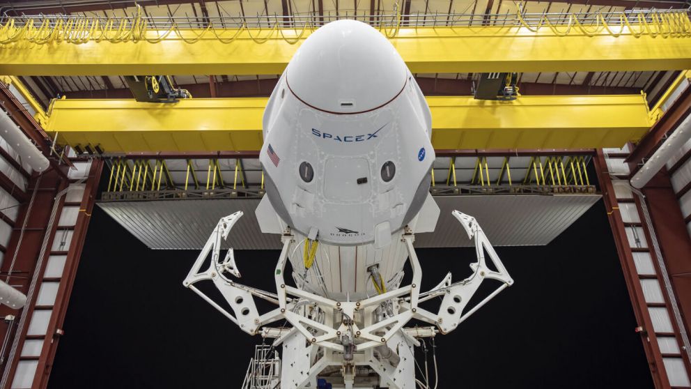 Elon Musk impulsa un concurso para llevar turistas al espacio