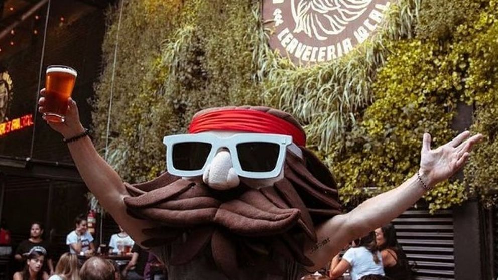 El Galpón de Tacuara en su bar se puede degustar Churrito