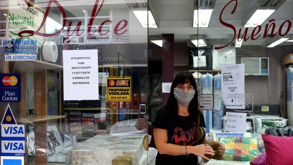 20/07/2020; Buenos Aires: En línea con las últimas medidas anunciadas por el gobierno en cuanto a la nueva fase del Aislamiento Social, Preventivo y Obligatorio, reabrieron hoy los comercios habilitados en la Ciudad de Buenos Aires.Foto: Paula Ribas/Télam