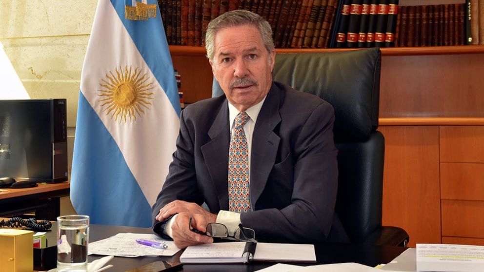 Niegan rumores de una inminente salida de Felipe Sol� del Gobierno