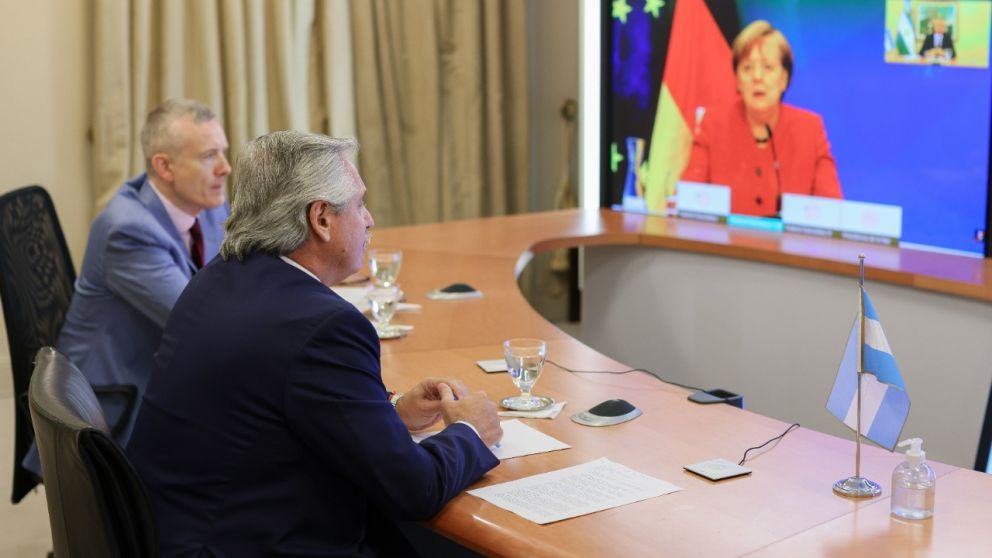 Alberto agradeci� a Merkel el apoyo por negociaciones con el FMI 