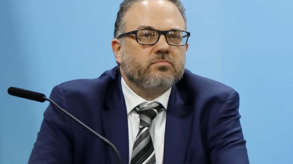 Kulfas, empresas y gremios consensuaron el proyecto