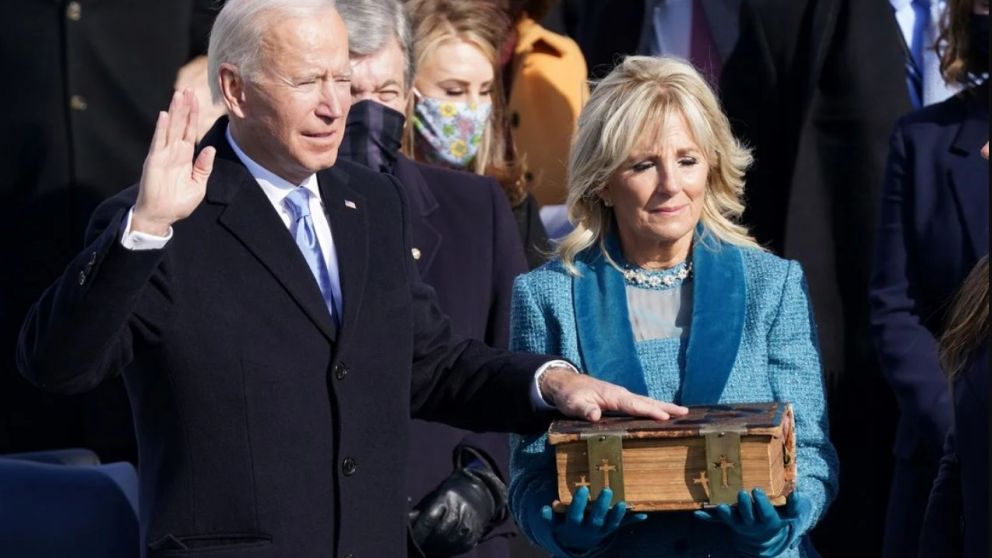 Joe Biden en el momento de su juramento como presidente
