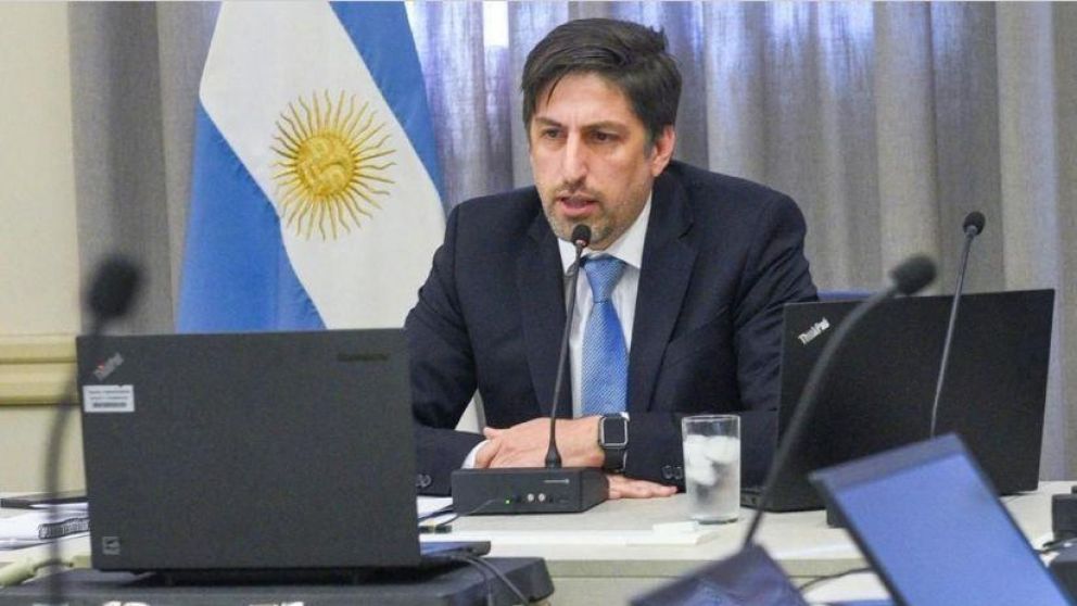 Trotta: "La vacuna no es condición indispensable a la presencialidad"