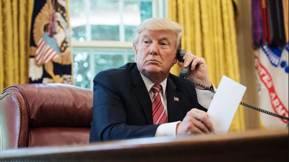 Trump permanece aislado en la Casa Blanca