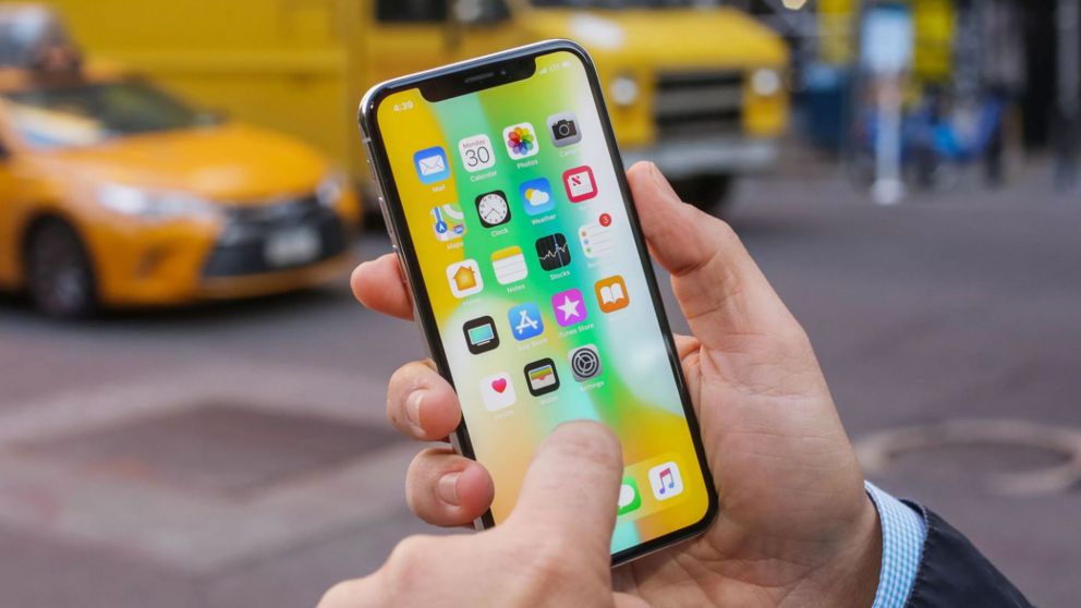 El iPhone X de Apple lleva una pantalla fabricada por Samsung
