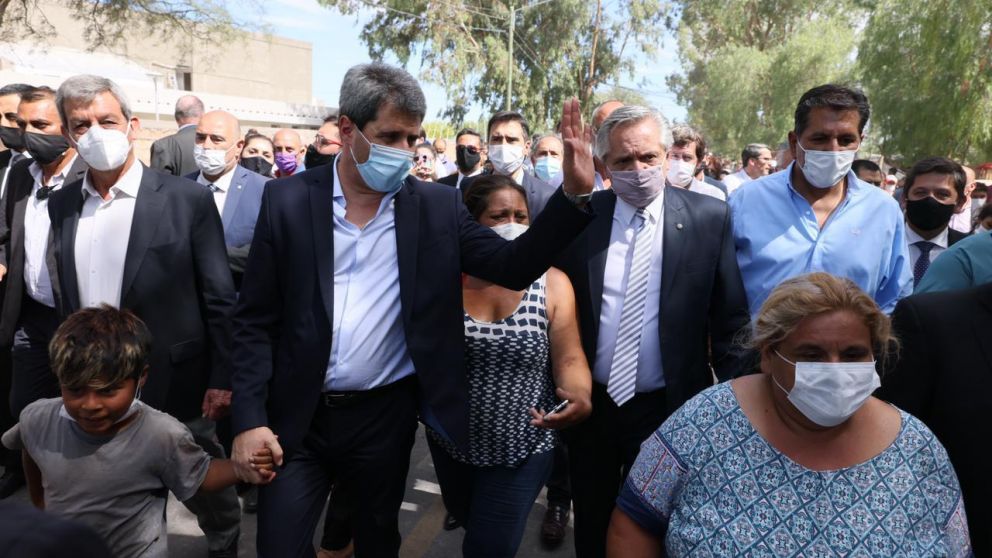 Alberto prometió la construcción de viviendas para los afectados por el terremoto en San Juan