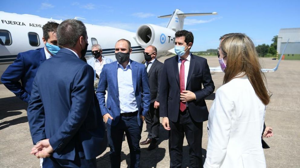 Guzmán ya visitó Neuquén y Entre Ríos junto a De Pedro