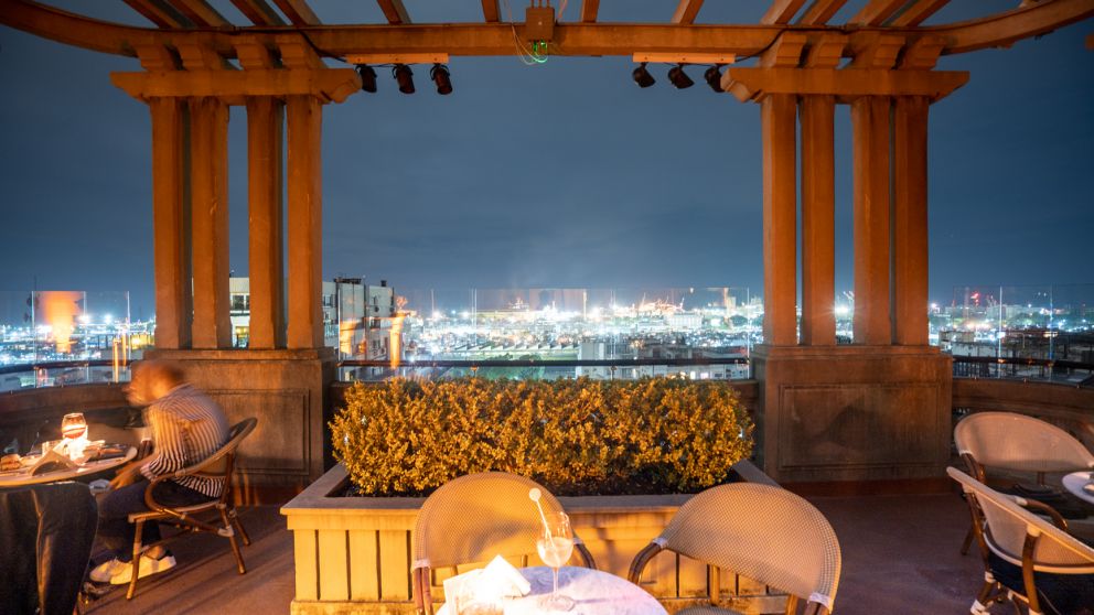 Gastronomía al aire libre, tocar el cielo con un trago
