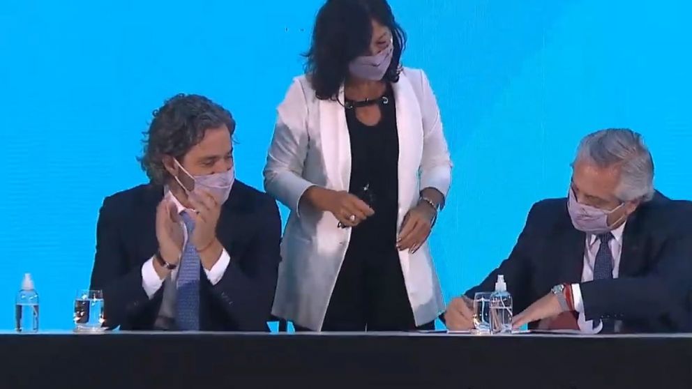 Alberto dejó promulgada hoy la ley de aborto legal, seguro y gratuito