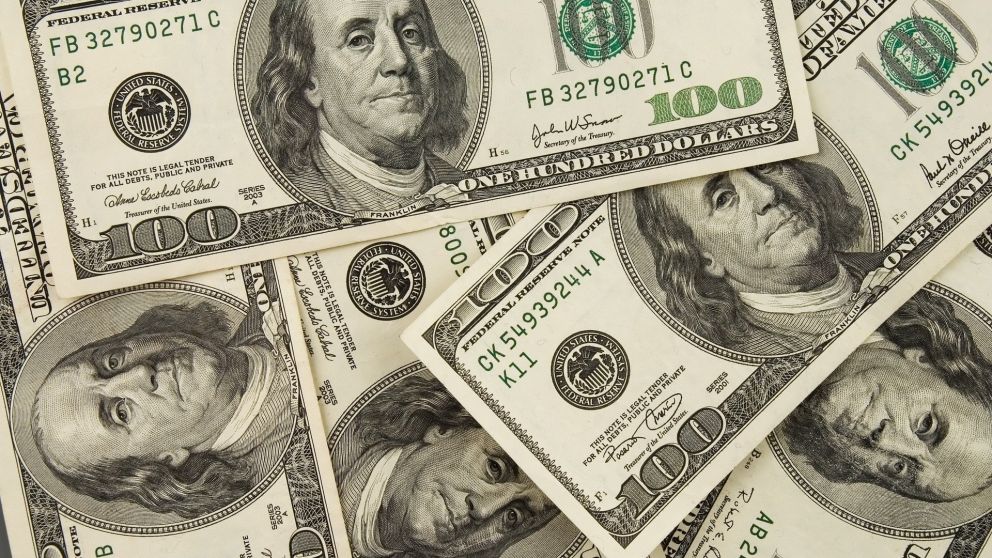 El dólar MEP continúa por debajo del valor del dólar oficial más el impuesto País y el 35% a deducir de Ganancias