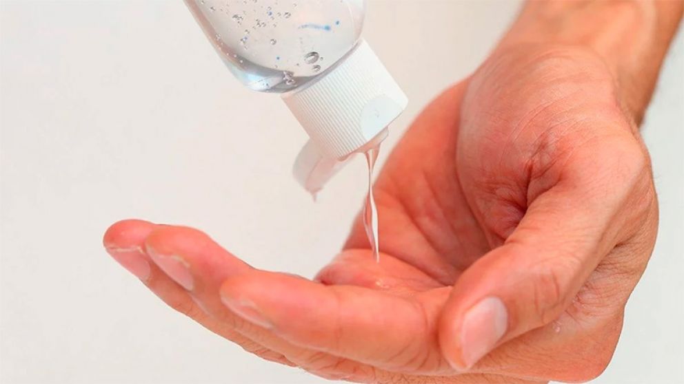 La ANMAT prohibi� una marca de alcohol que se vend�a liquido y en gel