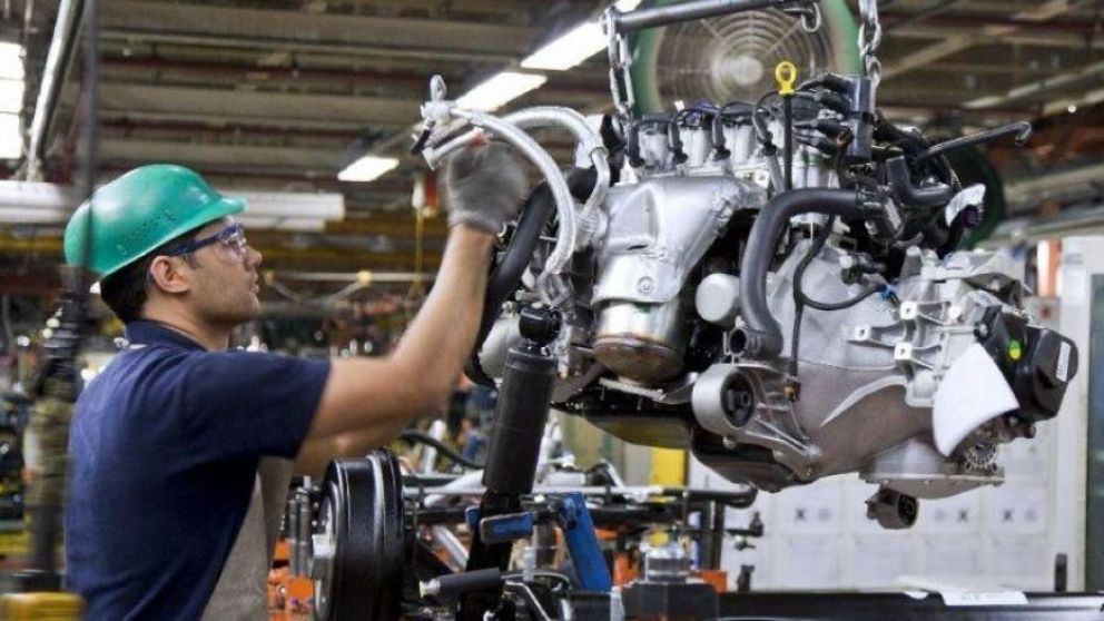 Automotrices y autopartistas piden la eliminación total de las retenciones