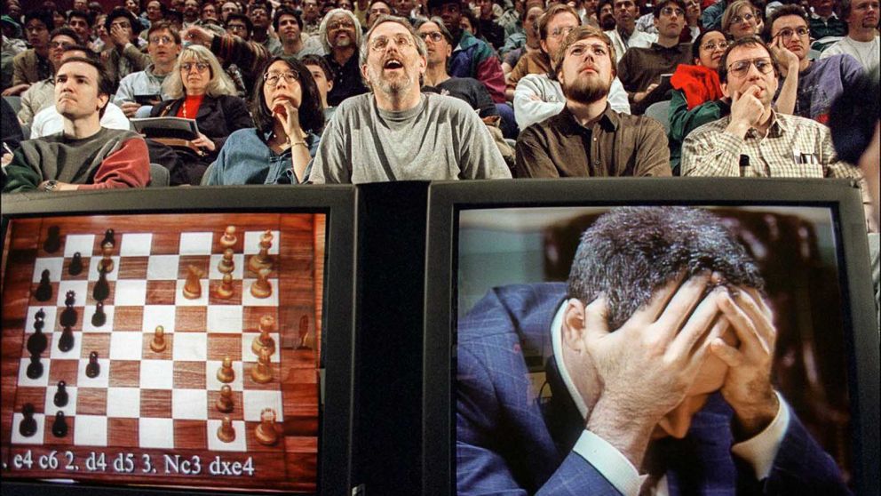 En 1997 el campeón mundial de Ajedrez Garry Kasparov fue derrotado por una máquina, la IBM Deep Blue