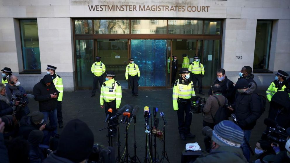 La justicia británica rechazó liberar bajo fianza a Assange