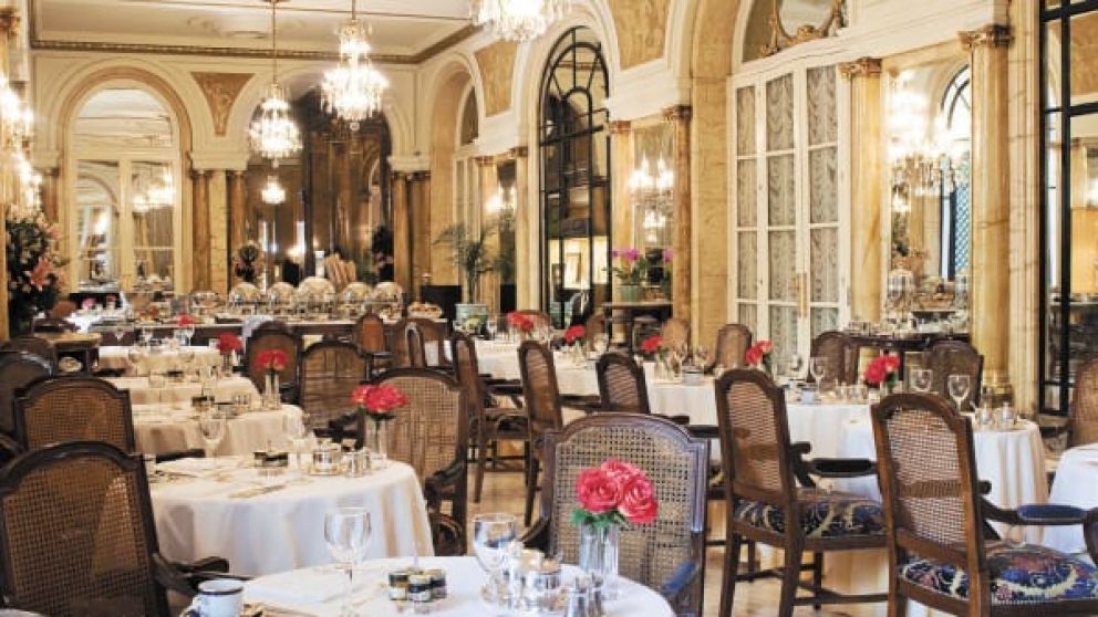 Ofrecen sillas Evian a 3.400 pesos