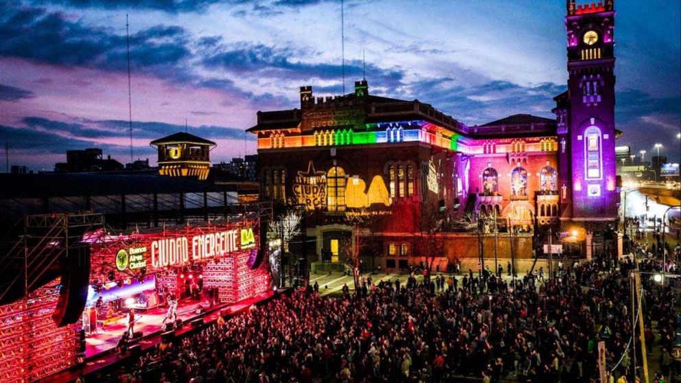 Iluminarán de blanco edificios y monumentos porteños para celebrar Año Nuevo