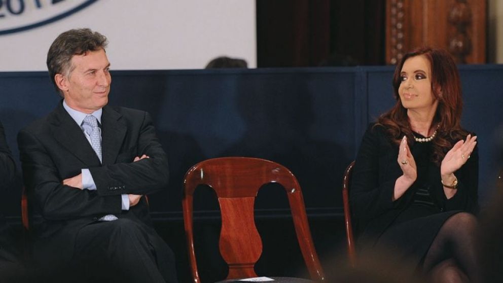 Con amenazas distintas, Cristina y Macri mantienen los liderazgos