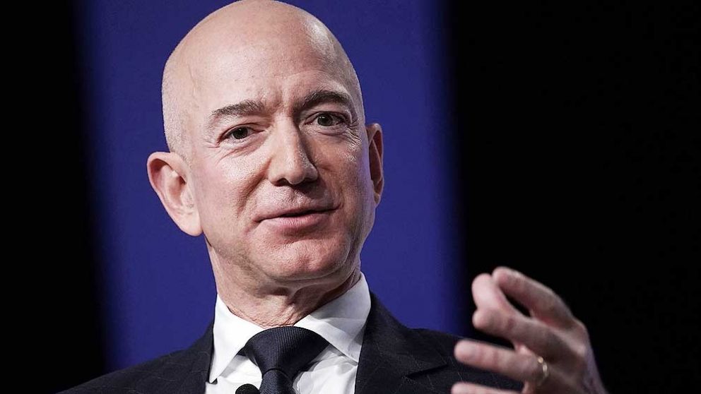Bezos se deja conocer un poco en su nuevo libro