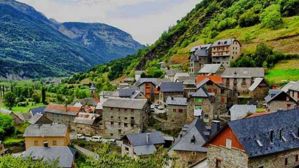 Plan, en Huesca, busca salvar la extinción del pueblo