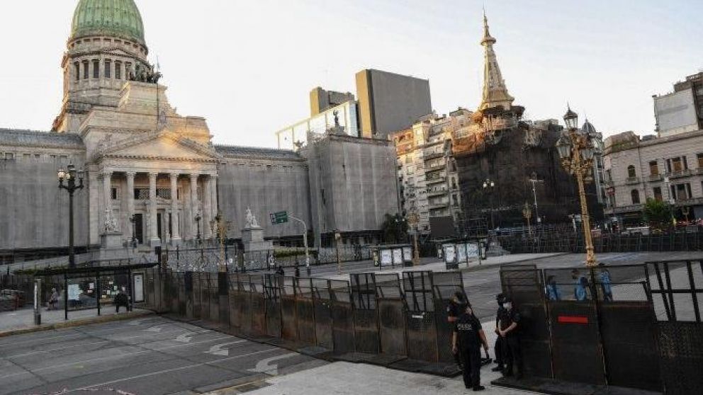 Verdes y celestes seguirán la sesión desde las calles