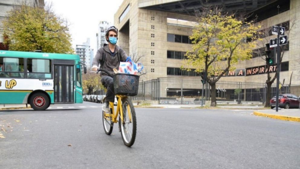 Seguros para motos, bicicletas y monopatines, estrellas del sector