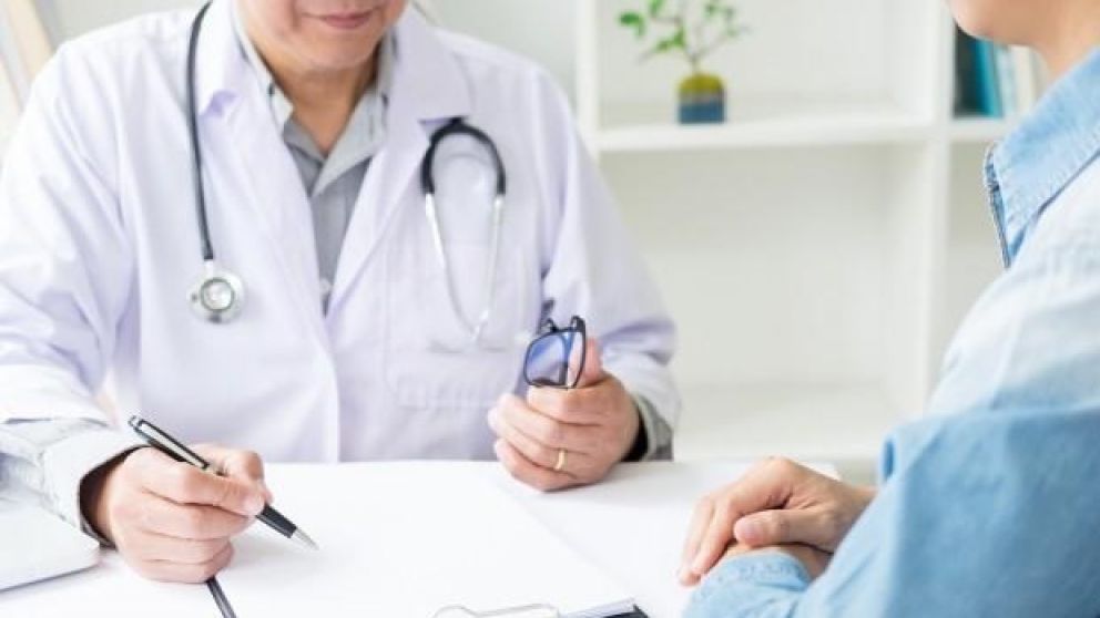 Prestadores de salud privada reprogramarán atenciones en todo el país